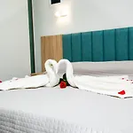 Mythos Apartament Potos
