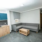 Apartament Mythos *