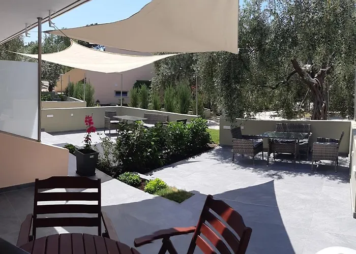 公寓 米索斯简易别墅公寓 *