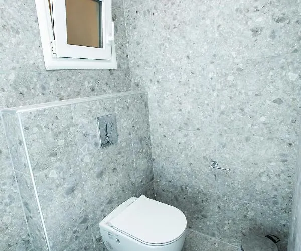 米索斯简易别墅公寓 *